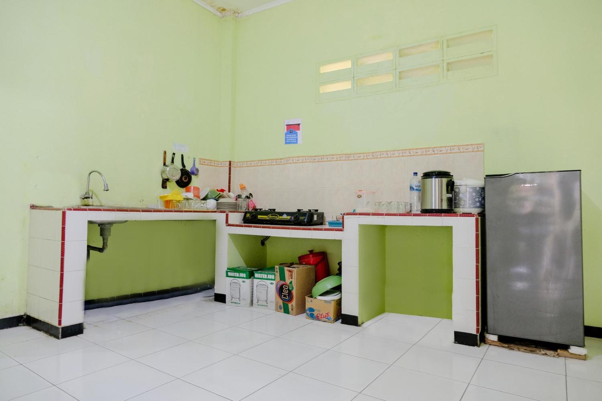 Oyo Life 2508 Alba Suites Homestay Syariah Tulungagung Exterior photo