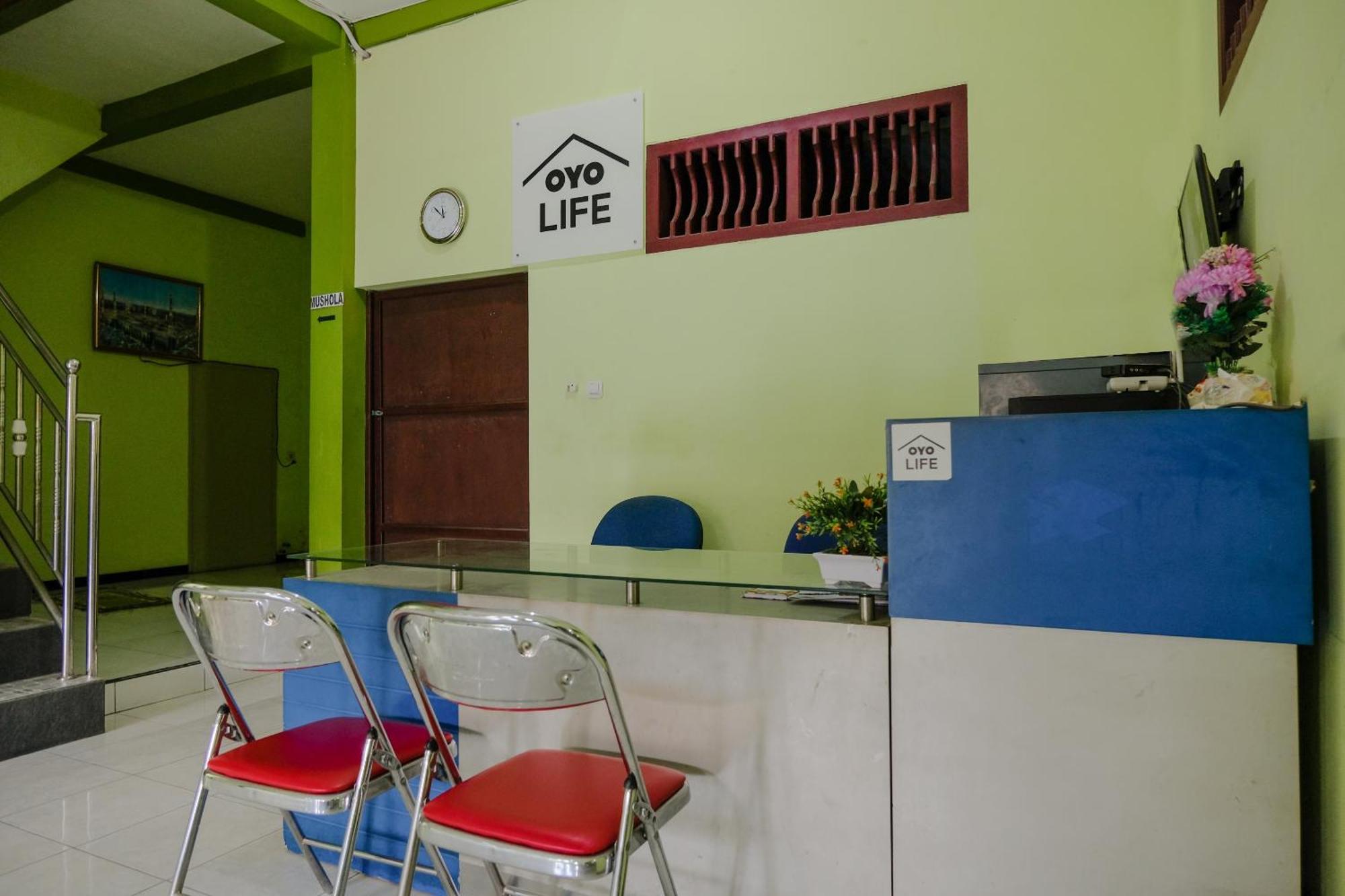 Oyo Life 2508 Alba Suites Homestay Syariah Tulungagung Exterior photo