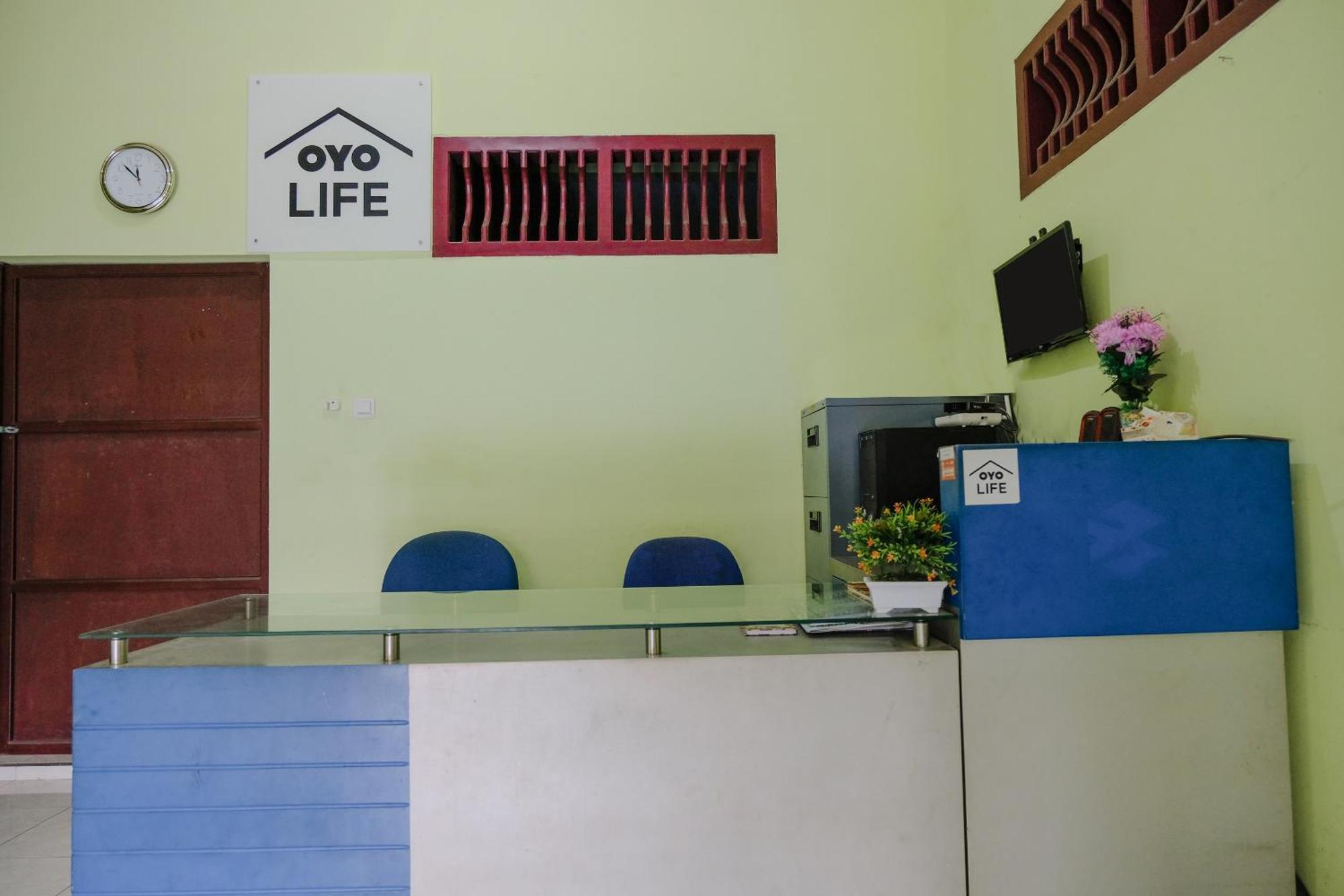 Oyo Life 2508 Alba Suites Homestay Syariah Tulungagung Exterior photo