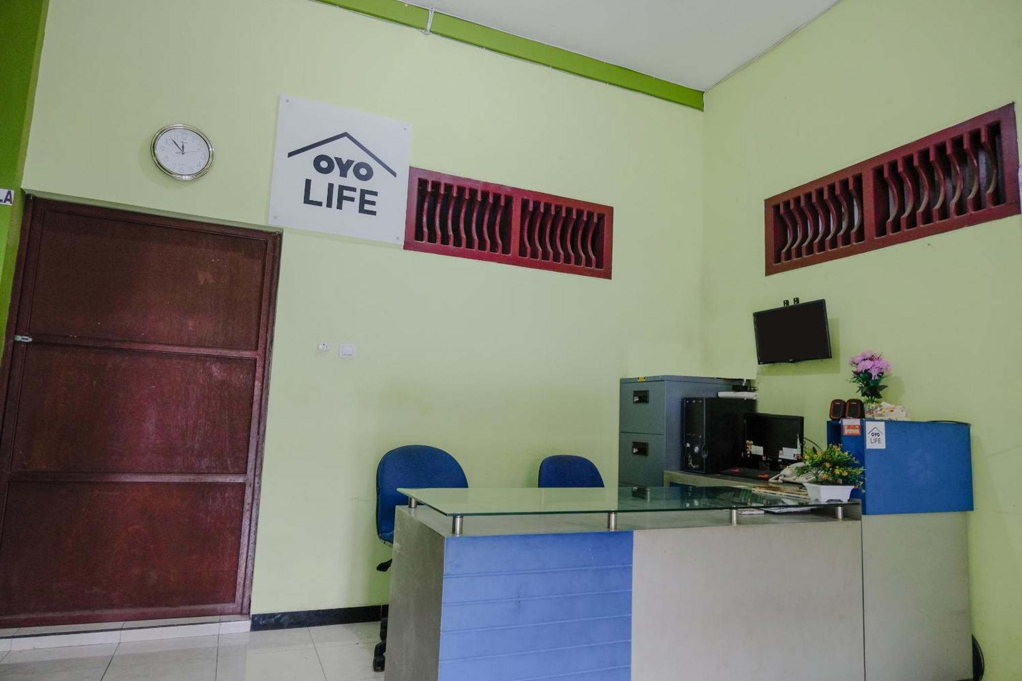 Oyo Life 2508 Alba Suites Homestay Syariah Tulungagung Exterior photo